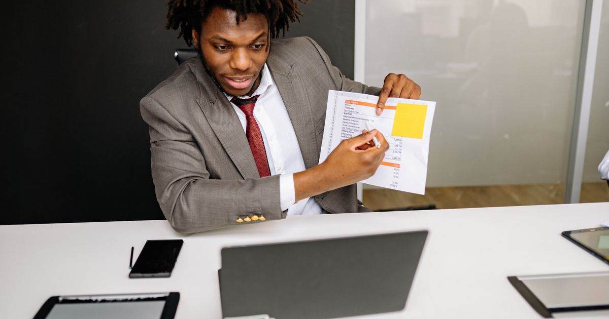 中小企業診断士の難易度と勉強時間を解説するビジネスパーソン