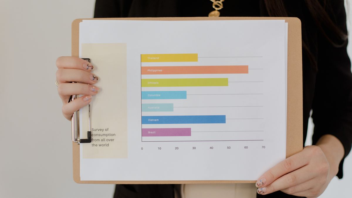 bar chart comparing pass rates and required study hours of takken vs administrative scrivener exam