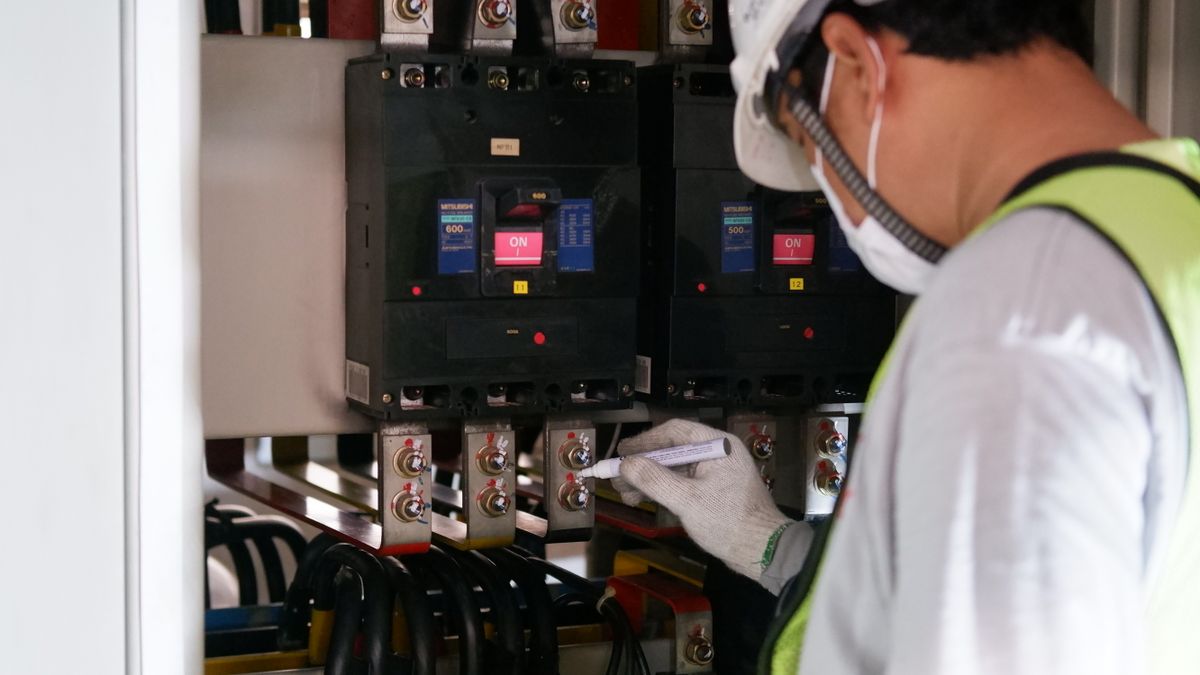 fire extinguisher inspection technician checking equipment