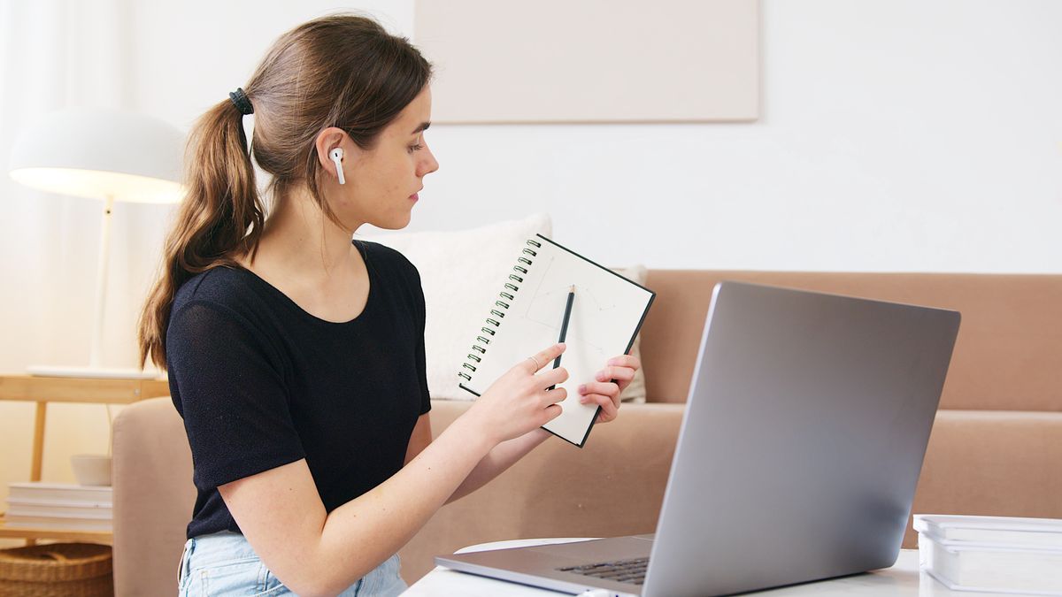 online course video call laptop notebook