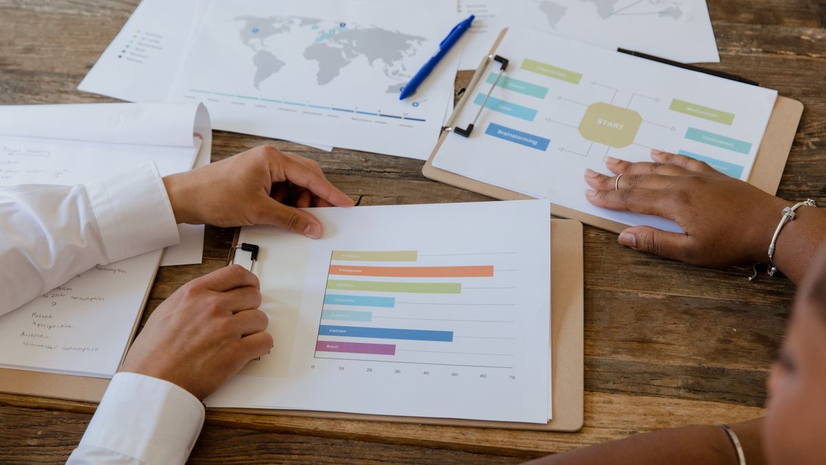 graph chart data analysis on paper