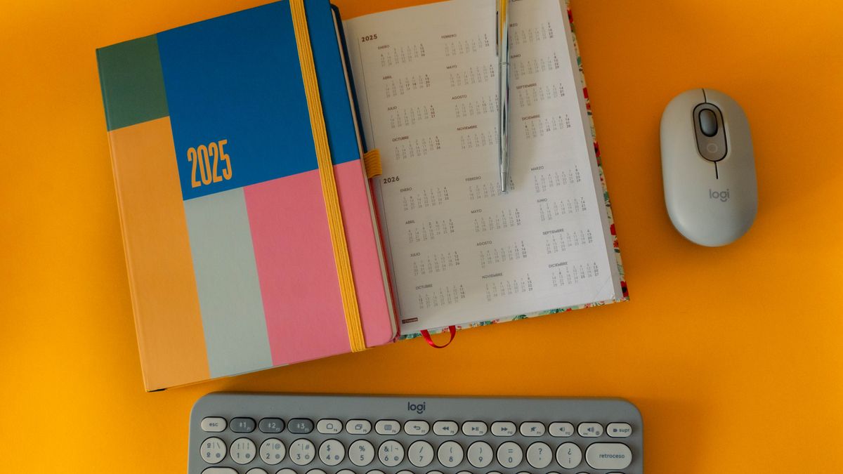 calendar, study planner, desk