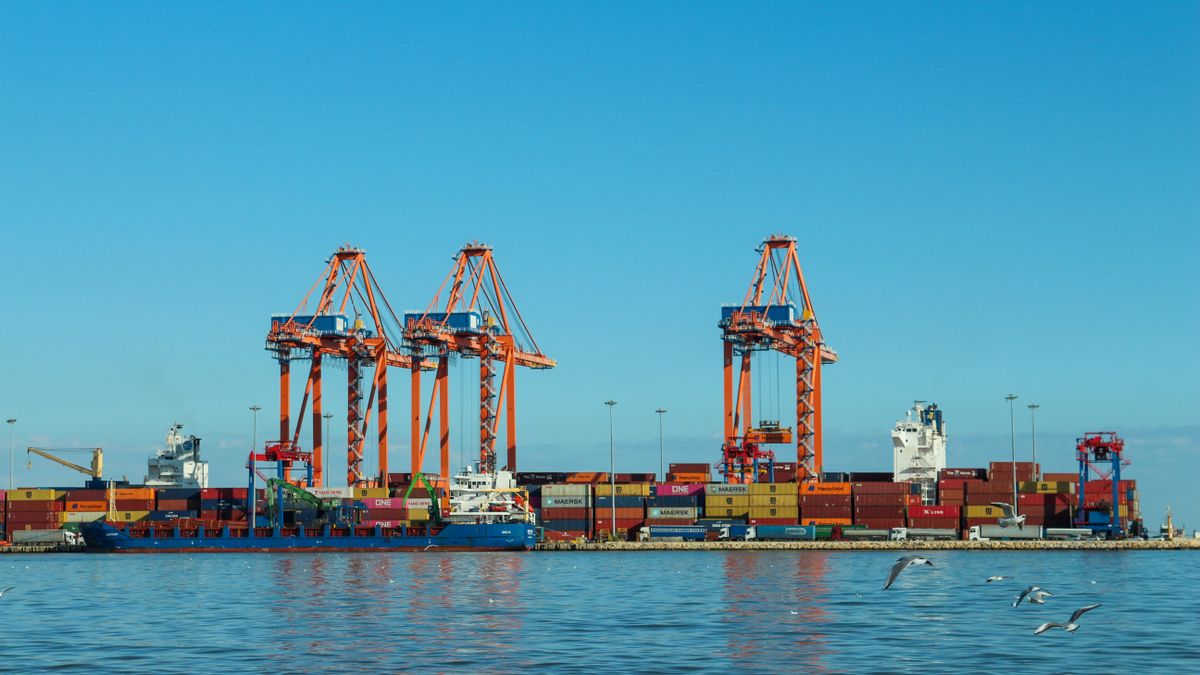 shipping containers at port