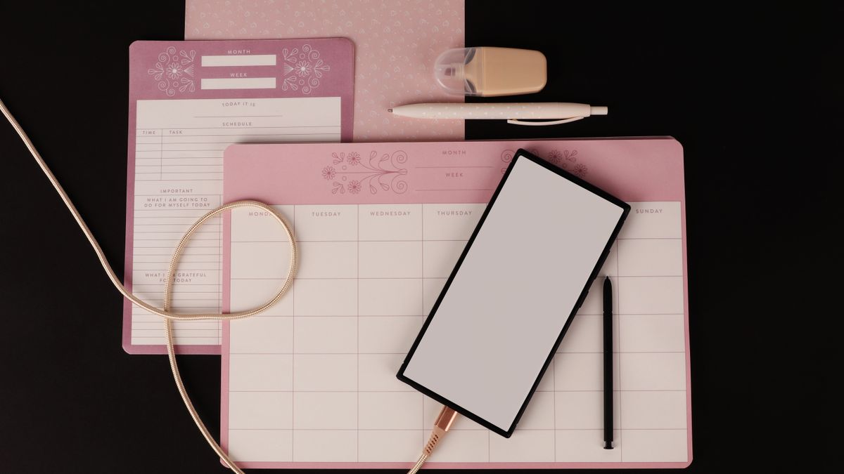 study planner calendar desk