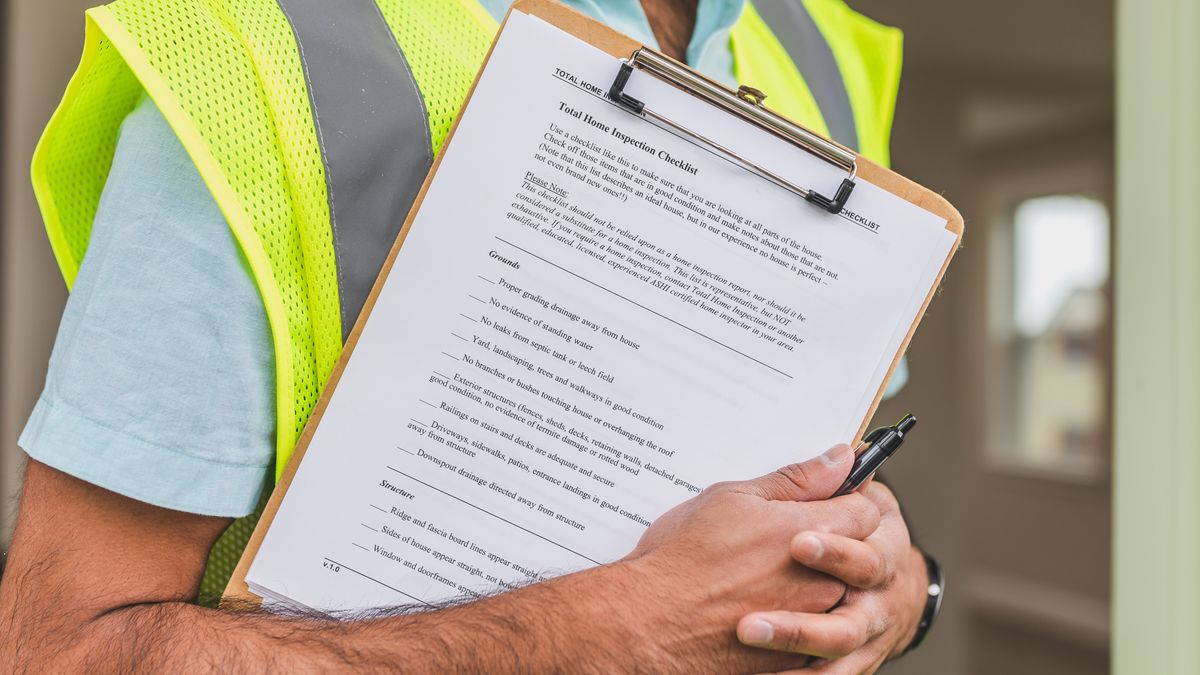 checklist clipboard with pen